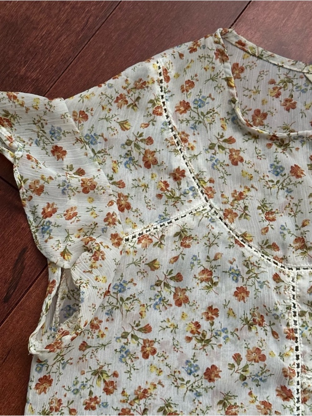 Romy Cream Floral Lace-Trim Blouse with button details - Picture 9 of 10